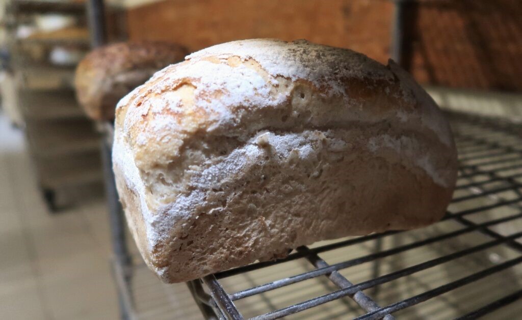 Chleb żytni Staropolski 100% | Produkcja i sprzedaż hurtowa i detaliczna pieczywa Andrzej Frajnd
